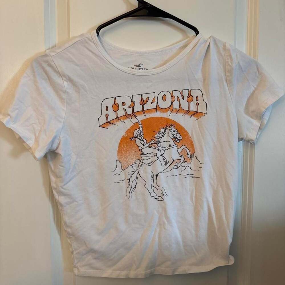 Hollister Arizona Graphic Crop T-Shirt